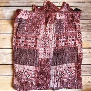 Skirt with longer on the sides